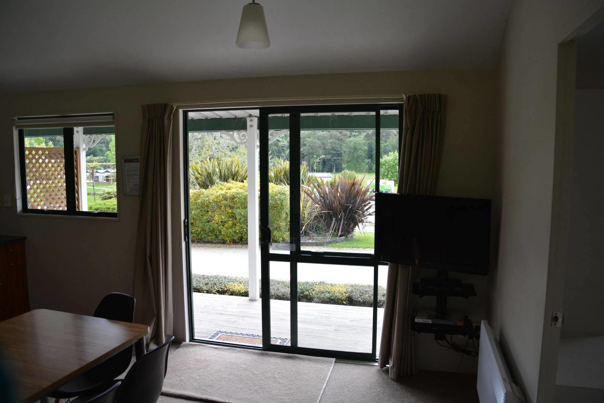 Waitomo Top 10 Holiday Park Cuevas de Waitomo Exterior foto